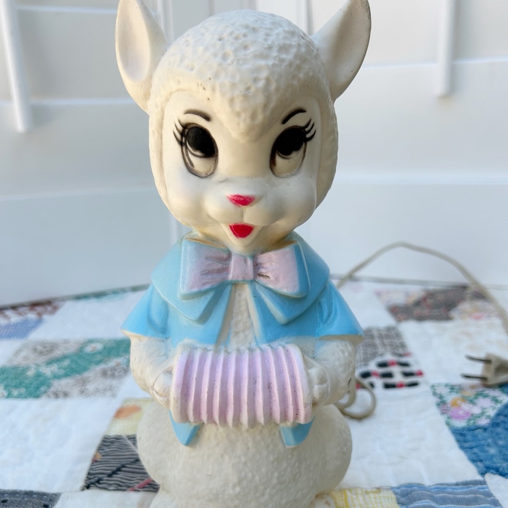 Vintage Nan San Lamb Accordion Night Light Figurine Decor Rockland Mass. USA